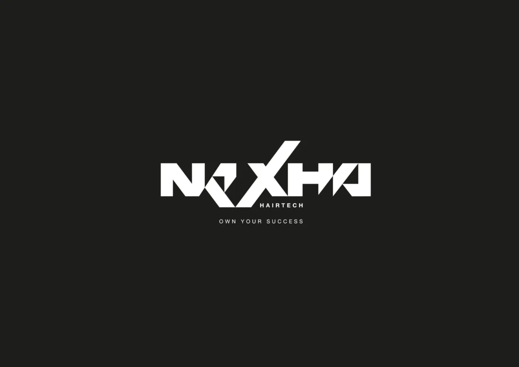 Logotipo de Nexha Hairtech sobre fondo negro, diseñado por Creatias Estudio