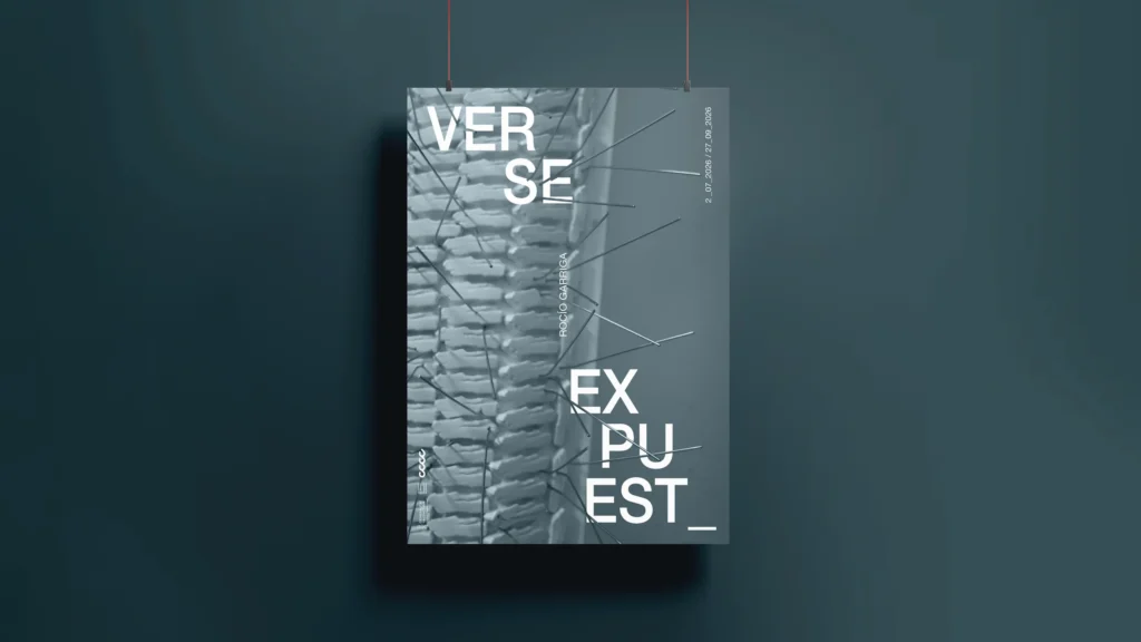Cartel de la exposición Verse expuest_ de Rocío Garriga, diseñado por Creatias Estudio
