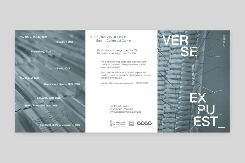 Cara interior del tríptico trilingüe de Verse expuest_, diseñado por Creatias Estudio